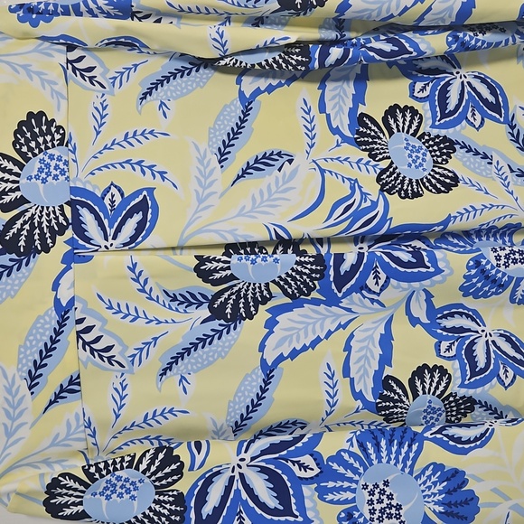 Jude Connally Long Sleeve V-neck Collar Tunic: Blue/Yellow Floral: Size- L - Picture 11 of 15